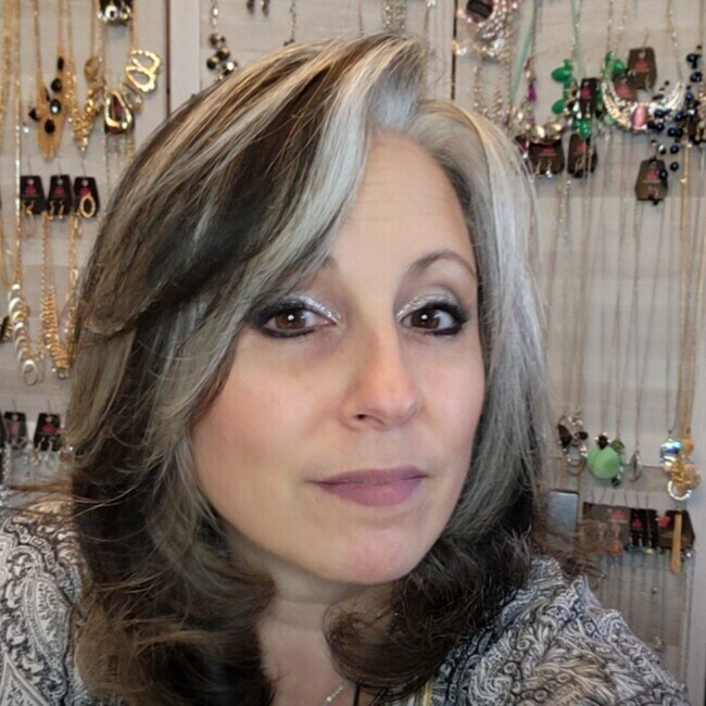 Linda LaFleur, Licensed Real Estate Salesperson